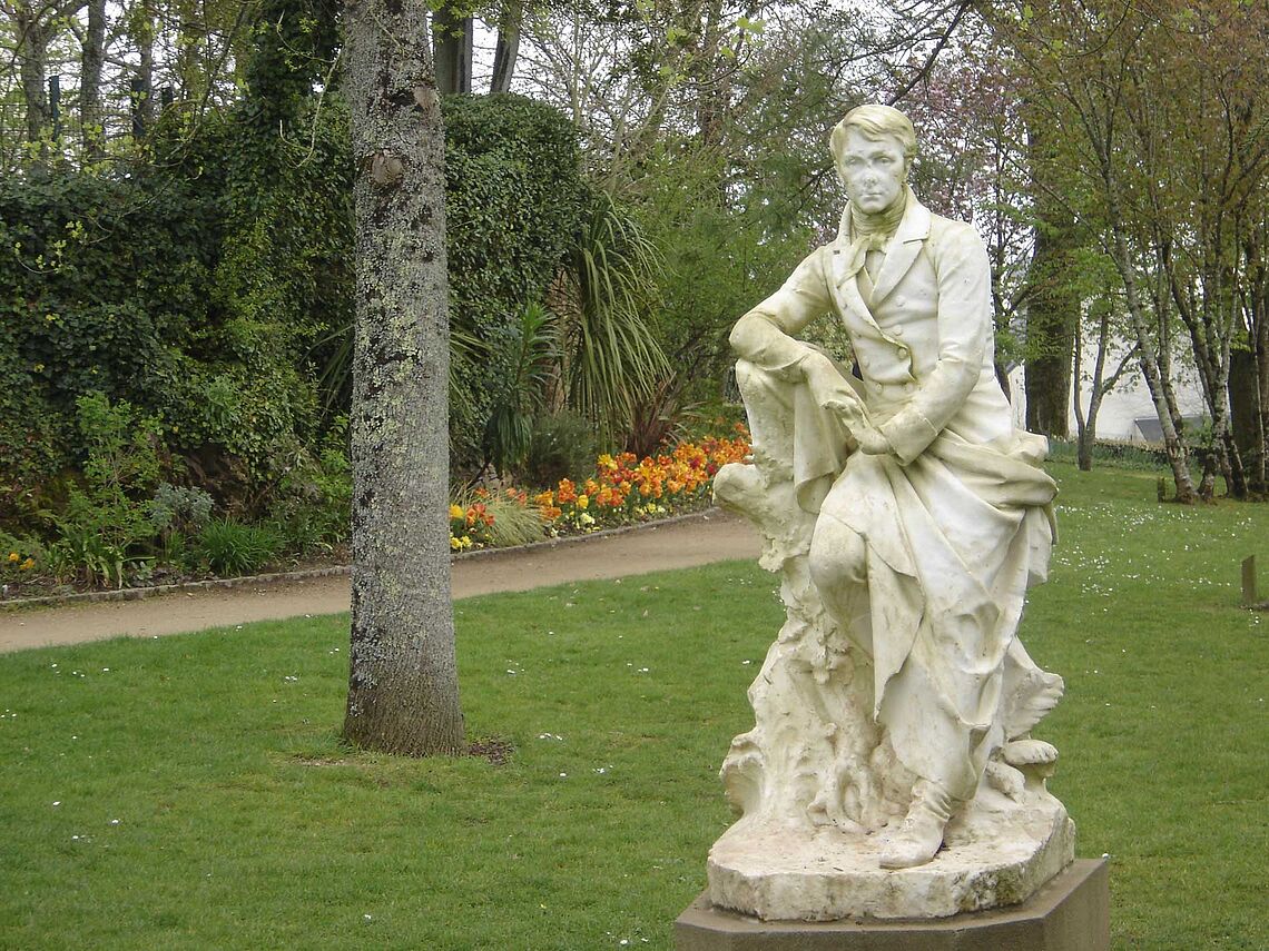 Statue de Brizeux au jardin Chevassu