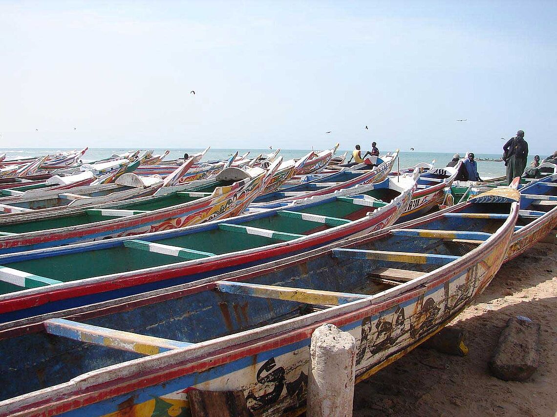 Les barques à Cayar (Sénégal)